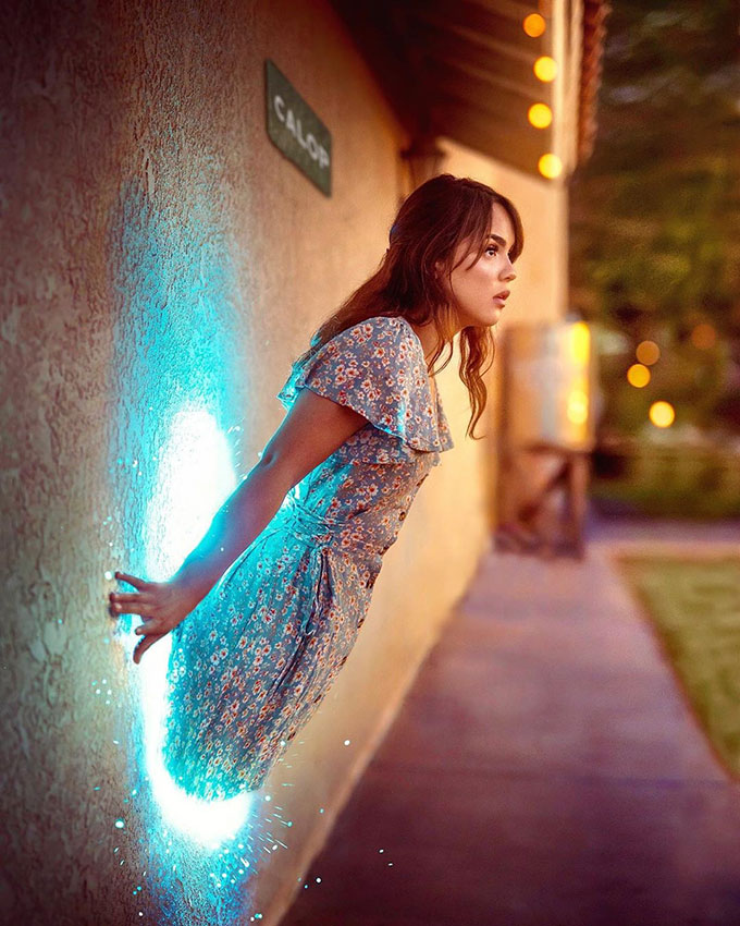 Girl coming out of the wall composite photoshop glow effect